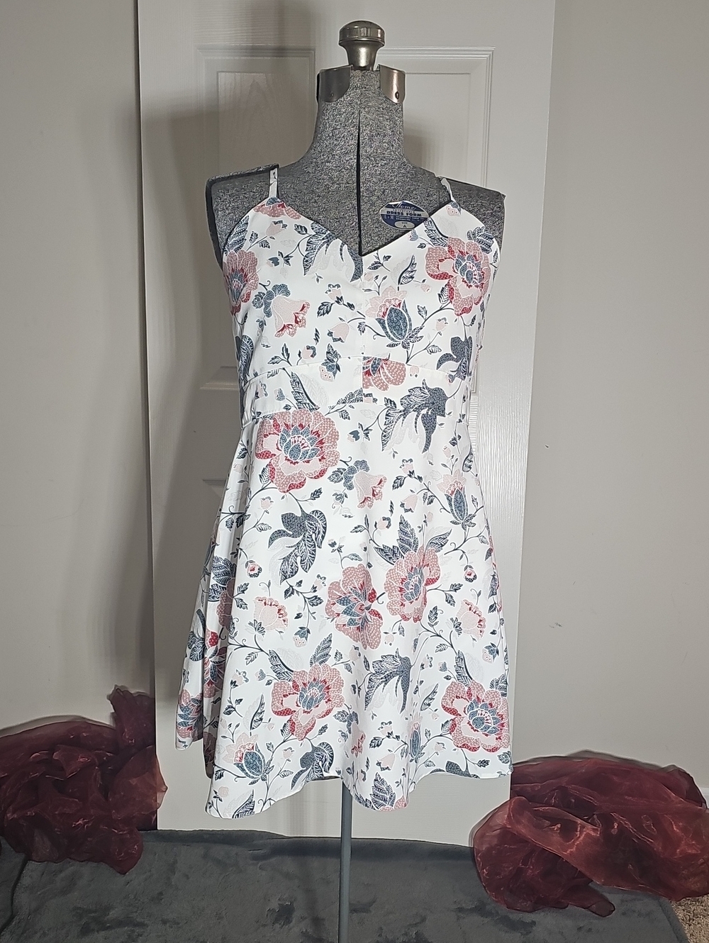 Loft Spaghetti Strap White Flowy Floral Lined Slip Dress Size 2 Petite